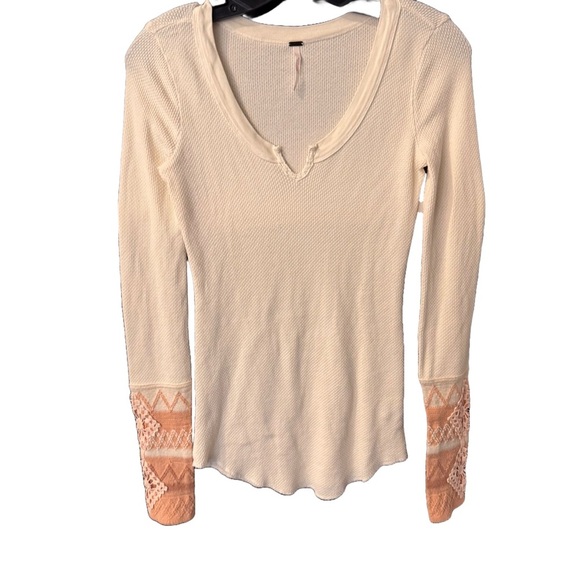 FREE PEOPLE BOHO IVORY KOMBUCHA EMBROIDERED CROCHET KNIT CUFF WAFFLE THERMAL  SP - Picture 1 of 10